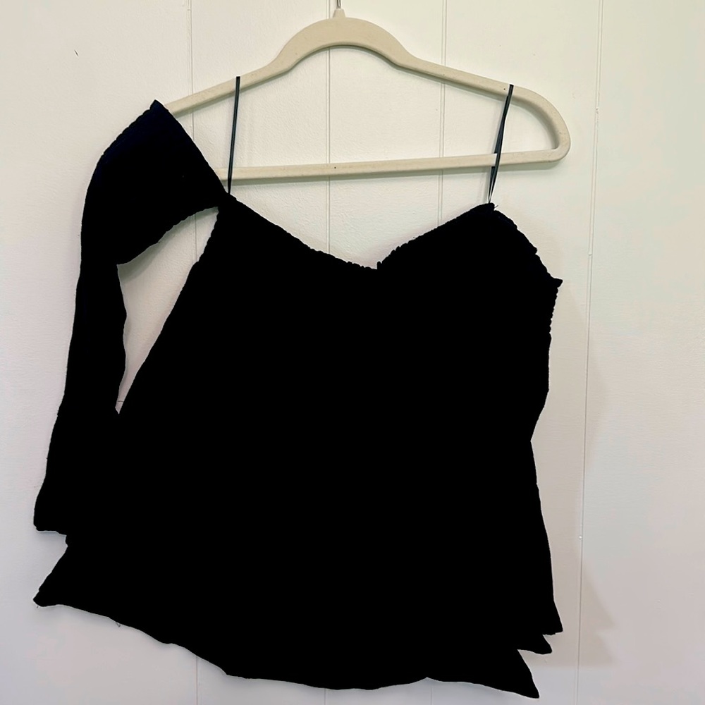 Staples shoulder top, black